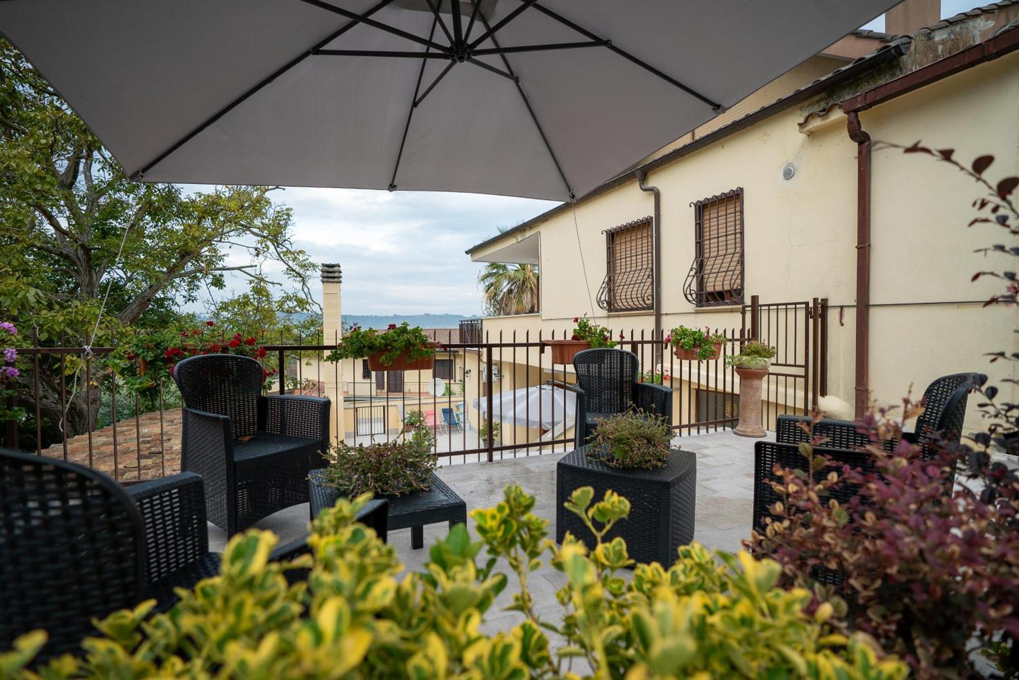 캄파냐노 디 로마 La Dolce Sosta B&B 외부 사진