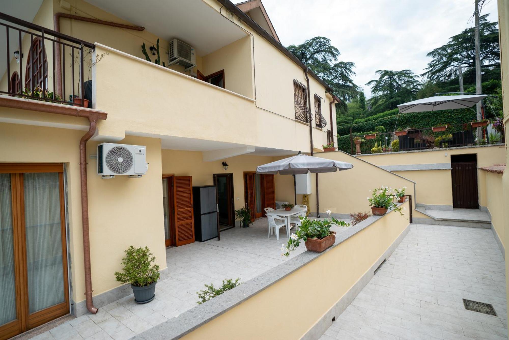 캄파냐노 디 로마 La Dolce Sosta B&B 외부 사진